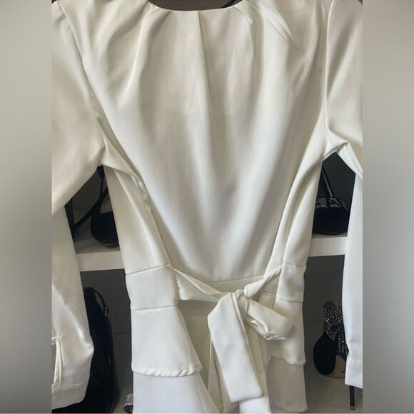 Beautiful white top - Picture 6 of 13